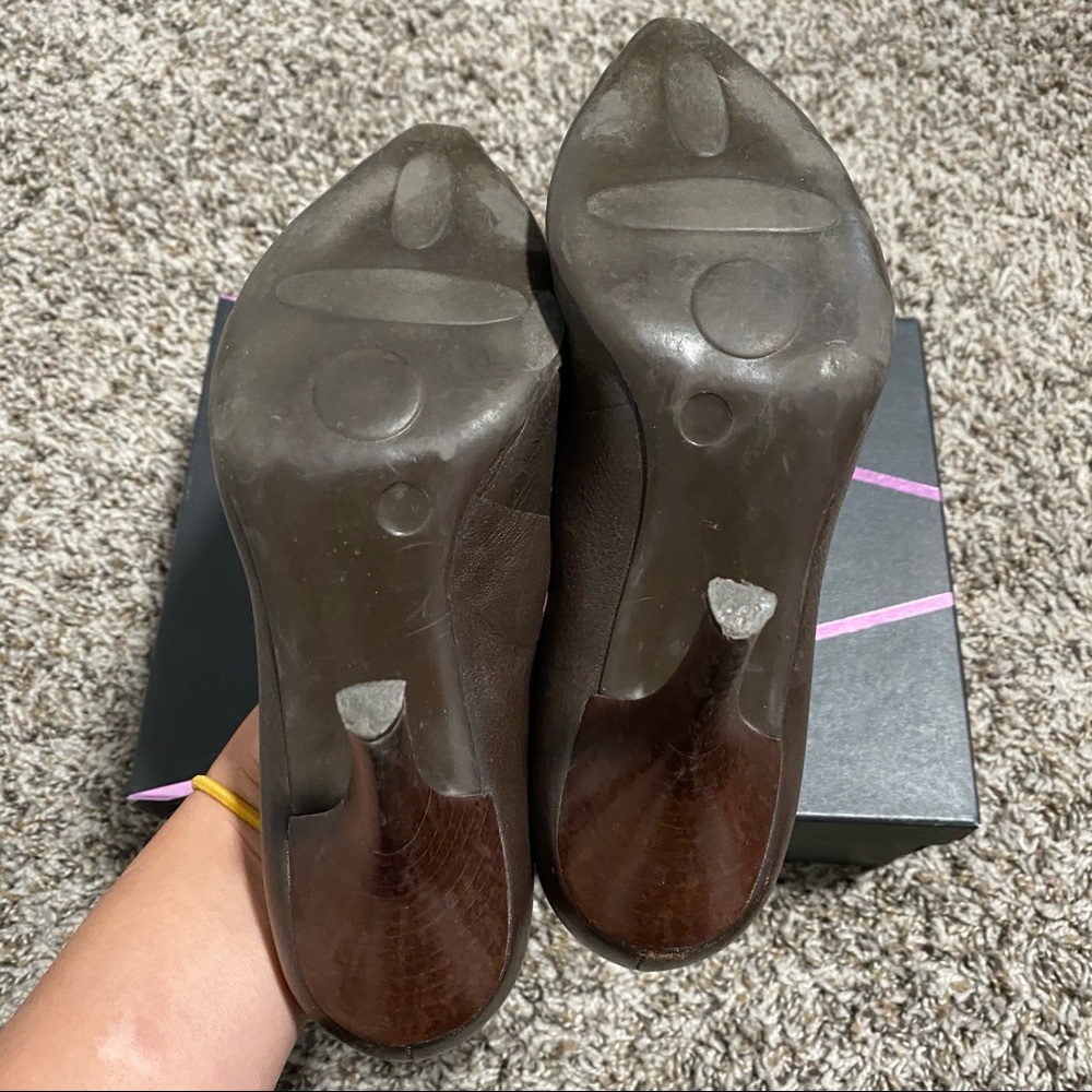 Vince Camuto tumbled leather heel 6.5 - Picture 5 of 5